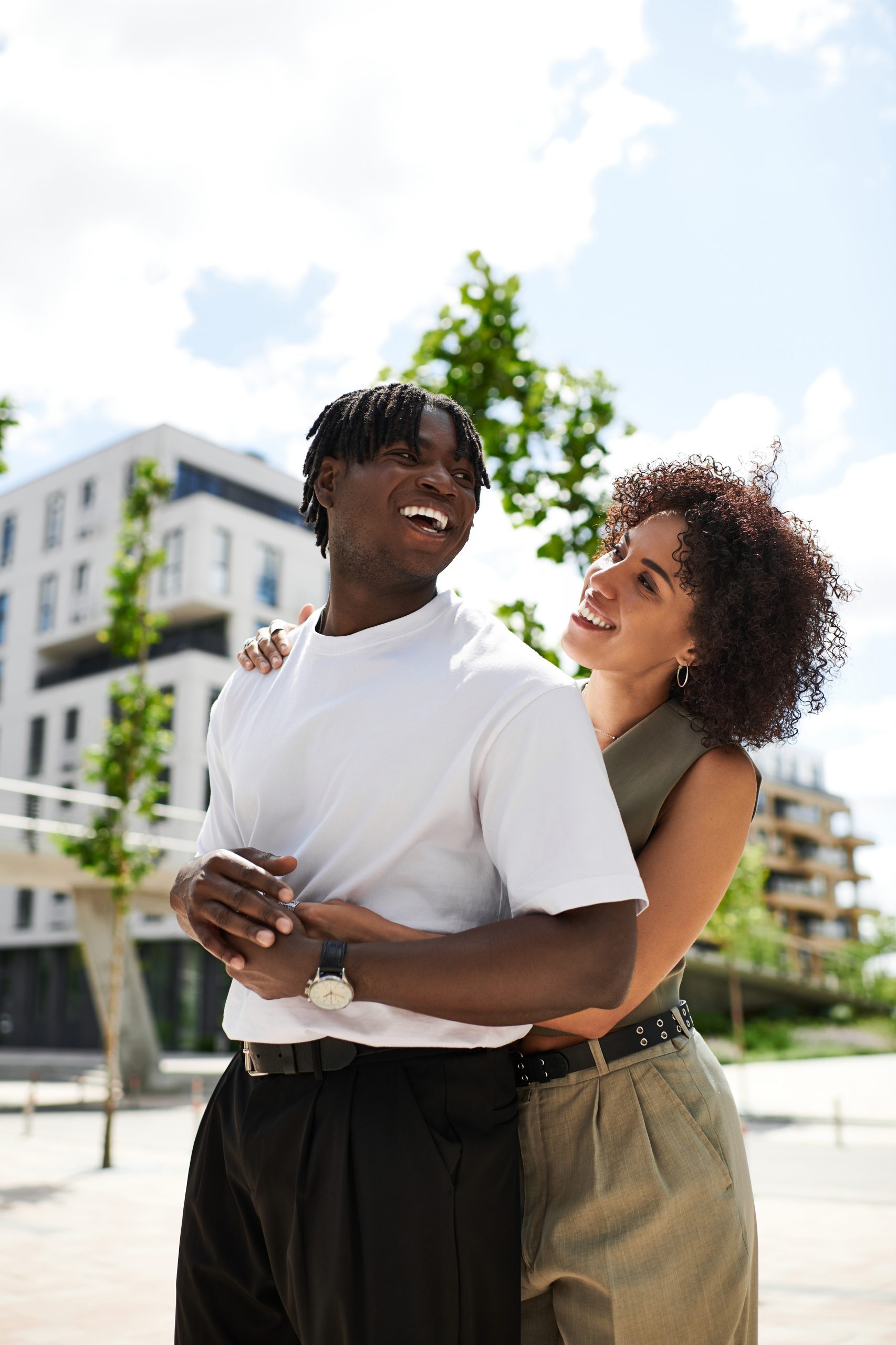 stylish-young-couple-enjoys-a-sunny-day-together-i-2025-08-10-10-48-52-utc