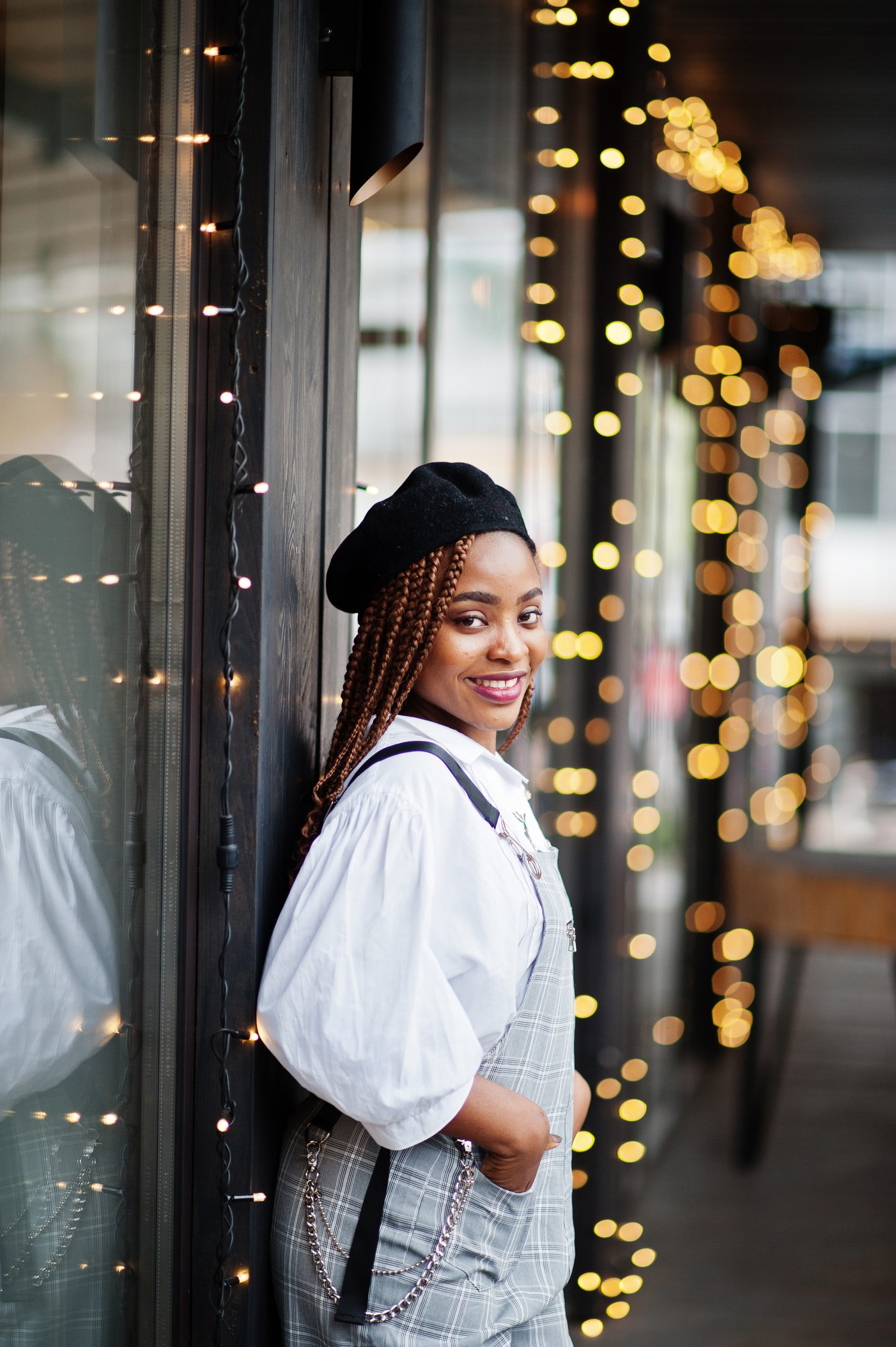 black-beret-woman-2025-02-11-01-31-13-utc